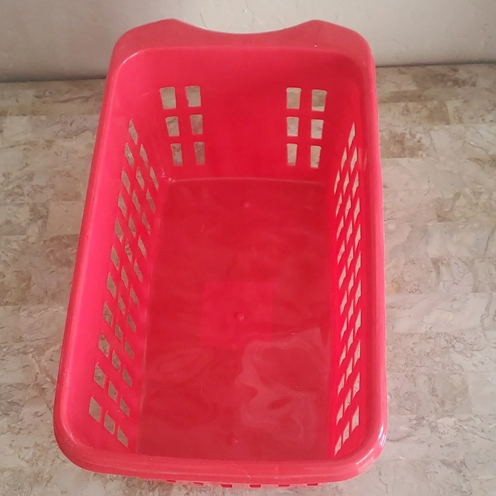 Red Plastic Basket w/handle